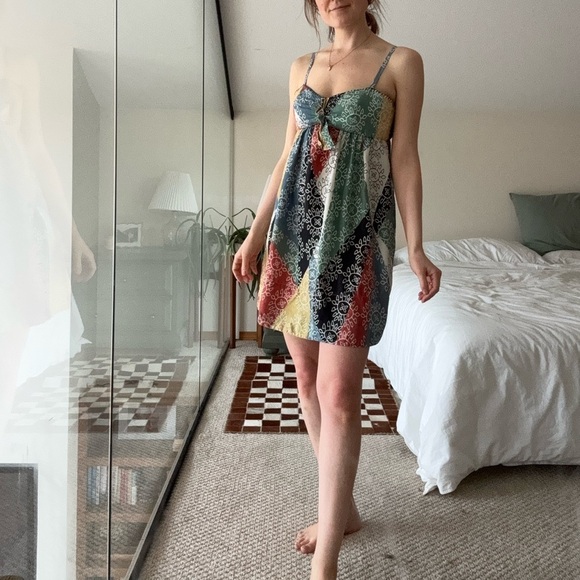 BCBGMaxAzria Dresses & Skirts - 100% Silk bcbgmaxazria patchwork dress